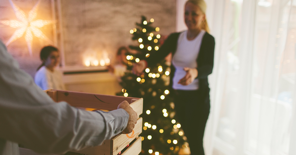 Saying Goodbye to the Holidays: Tips for Organizing & Storing All That Decor