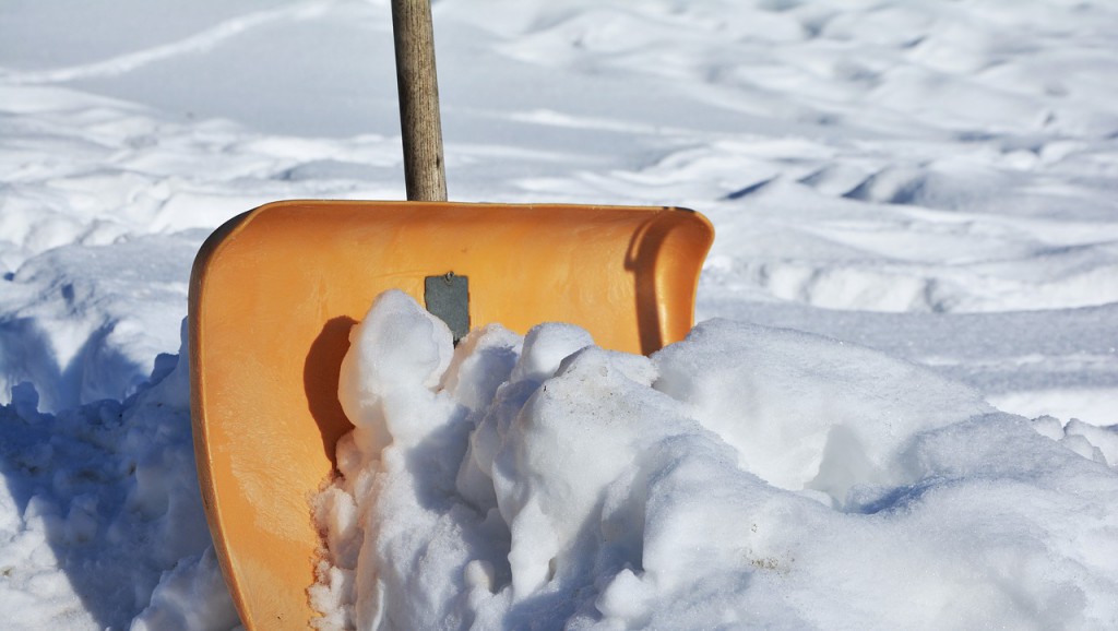 Shovel snow safety